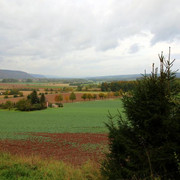 Blick über Amelunxen ins Wesertal