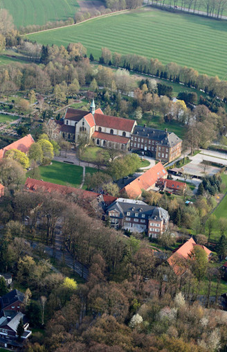Klosteranlage Marienfeld aus der Vogelperspektive 