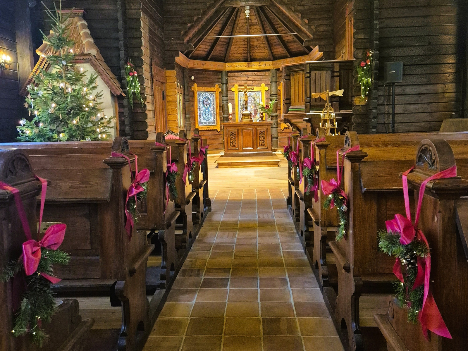 Weihnachten in der Stabkirche Stiege