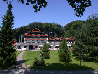 Aussenansicht mit Terrasse im Hotel Mügge am Iberg, Oerlinghausen