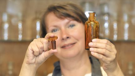 Präsentation vom Tropfenzähler aus Glas in Gnarrenburg