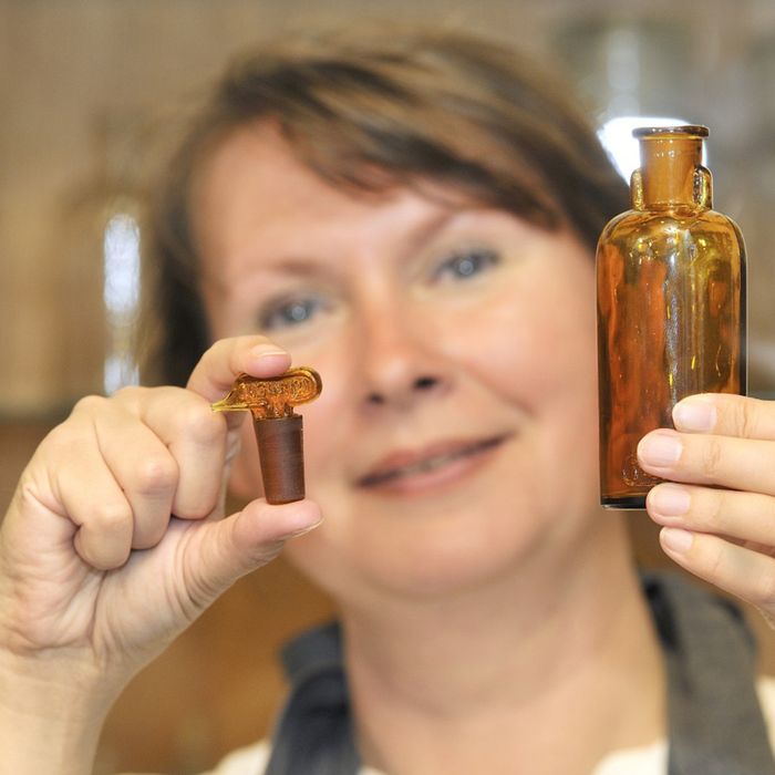 Präsentation vom Tropfenzähler aus Glas in Gnarrenburg