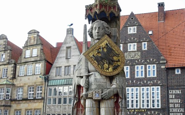 Der Roland auf dem Marktplatz vor dem Bremer Rathaus