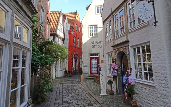 Verschiedene Geschäfte im Bremer Schnoorviertel