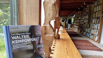 Büchergang im Haus Kreienhoop in Nartum