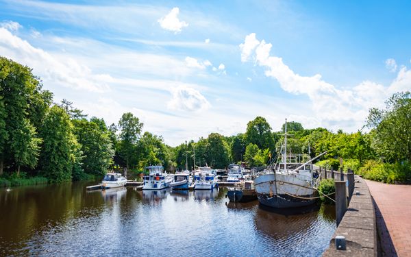 Bremervörder Hafen mit mehreren Booten