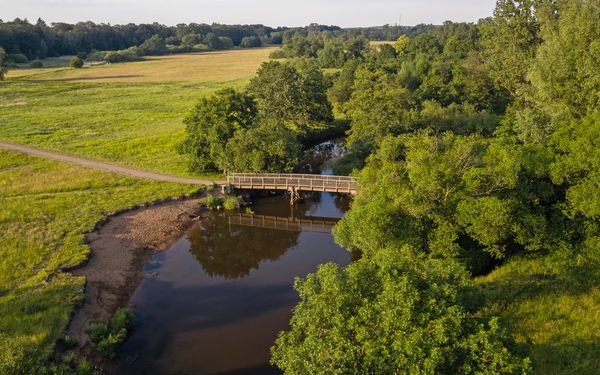 Die Wümme und die Gothardbrücke aus der Vogelperspektive