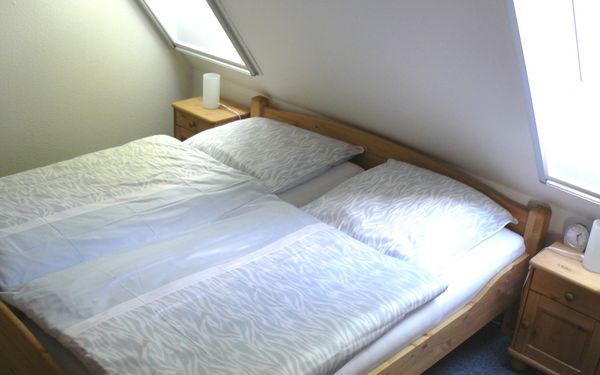 Doppelbett mit verstellbaren Lattenrosten