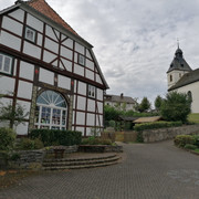 Pfarrheim mit Pfarrkirche St. Bartholomäus