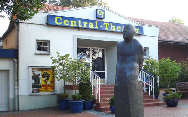 Außenansicht vom Central-Theater in Zeven