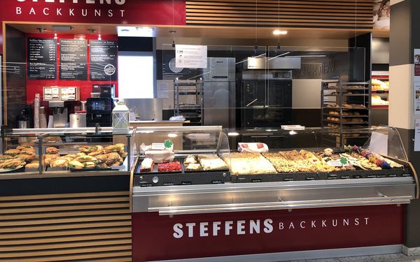 Auslage von Steffens Backkunst in Zeven