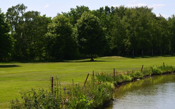 Wiesen, Wasser, Wald - der Golfplatz in Sittensen