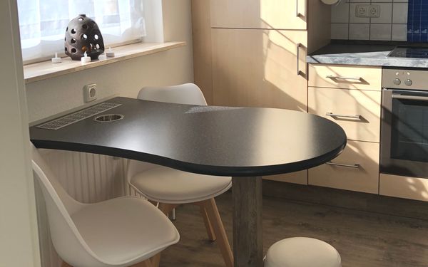 Esstisch in der Küche der Ferienwohnung Trautchen