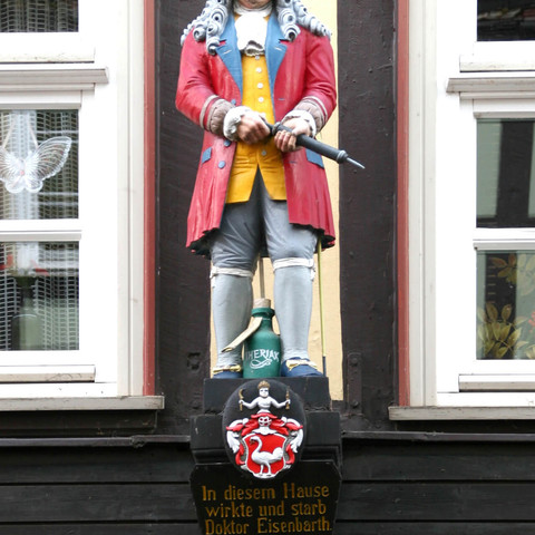 Figur Doktor Eisenbart am Sterbehaus in Hann. Münden