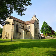 Die Klosterkirche St. Peter und Paul in Brakel-Gehrden