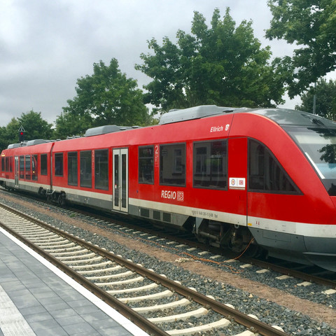 Bahnhof Einbeck Mitte_zwei Regionalbahnen