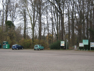 Parkplatz am Sportplatz Bad Holzhausen