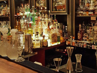 Ona-Mor_Cocktail-Bars-in-Koeln_4-1030x687.jpg