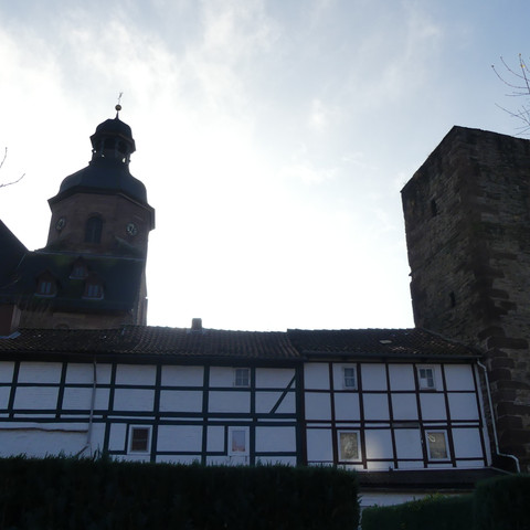 Totenturm_mit Turmspitze Münsterkirche