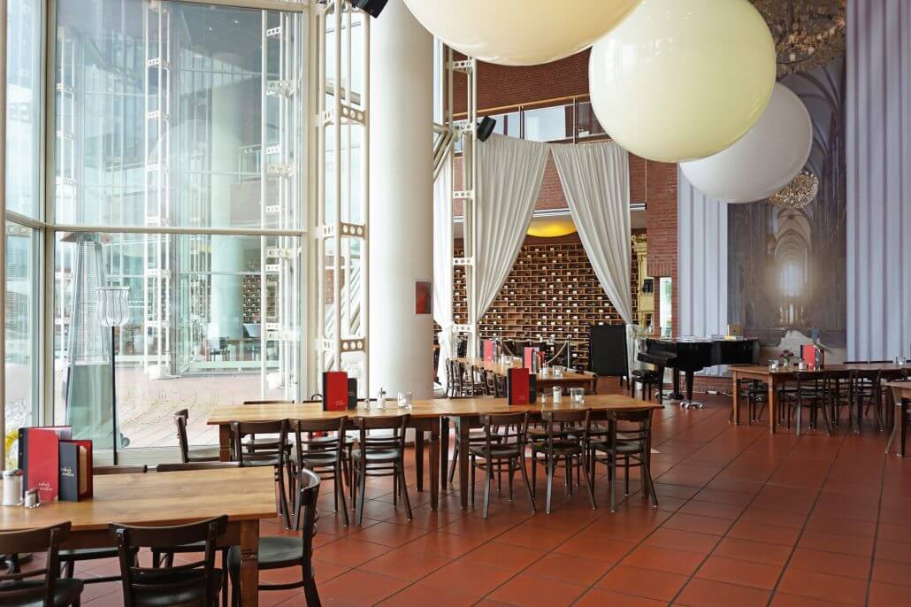 Ludwig Museum Colgne Cathedral for a networking party game companies b2b c-level