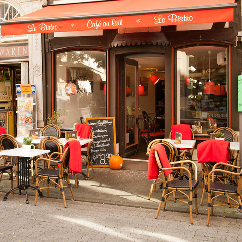 Bistro & Café Au Lait, Außenbestuhlung, Hann. Münden