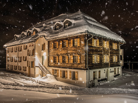 Hotel Belalp im Schneegestöber
