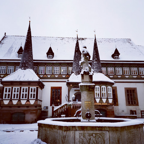 Verschneites Altes Rathaus