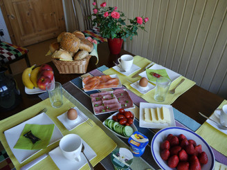 Frühstück im Gästehaus AM HERRMANN