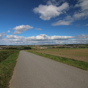Blick auf Dalhausen (rechts), Borgholz (Mitte) und Natzungen (links).