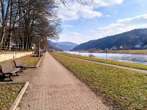 Die Uferpromenade in Bad Schandau