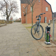 Die Fahrradreparaturstaion im Lügder Emmerauenpark