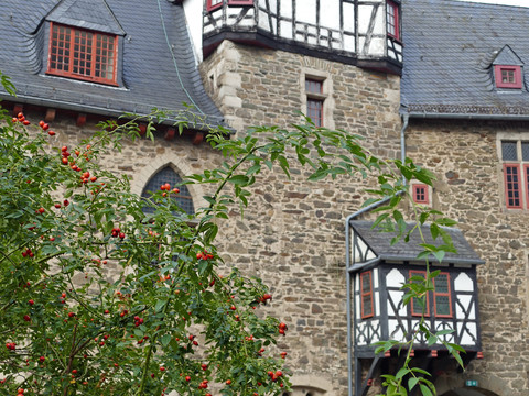 Burghof Schloss Burg