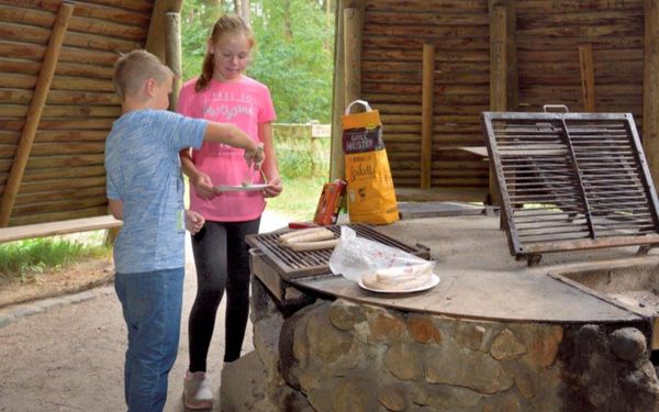 Grillhütte im Waldgebiet Große Holz mit vier Grillplätzen