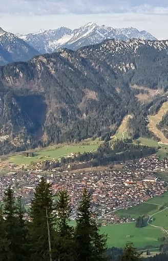 Aufacker Blick auf Oberammergau