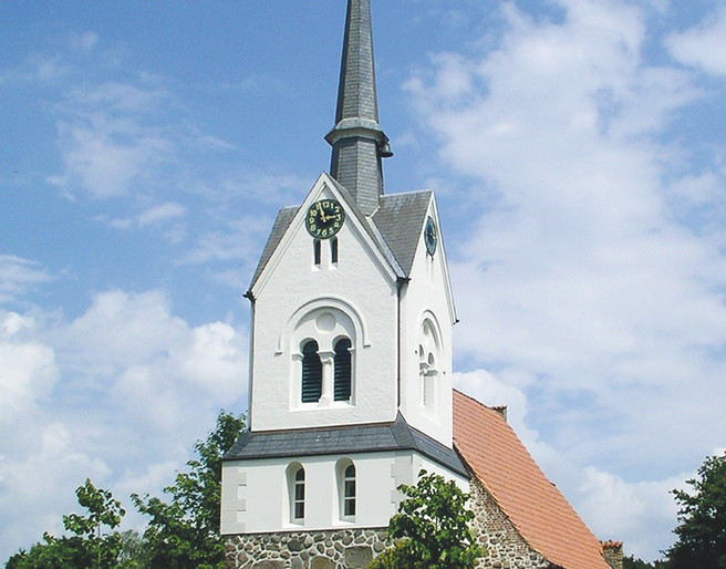 Kirche Holßel außen.jpg