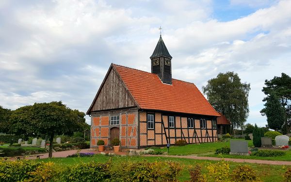 Außenansicht der St. Nikolaus-Kapelle
