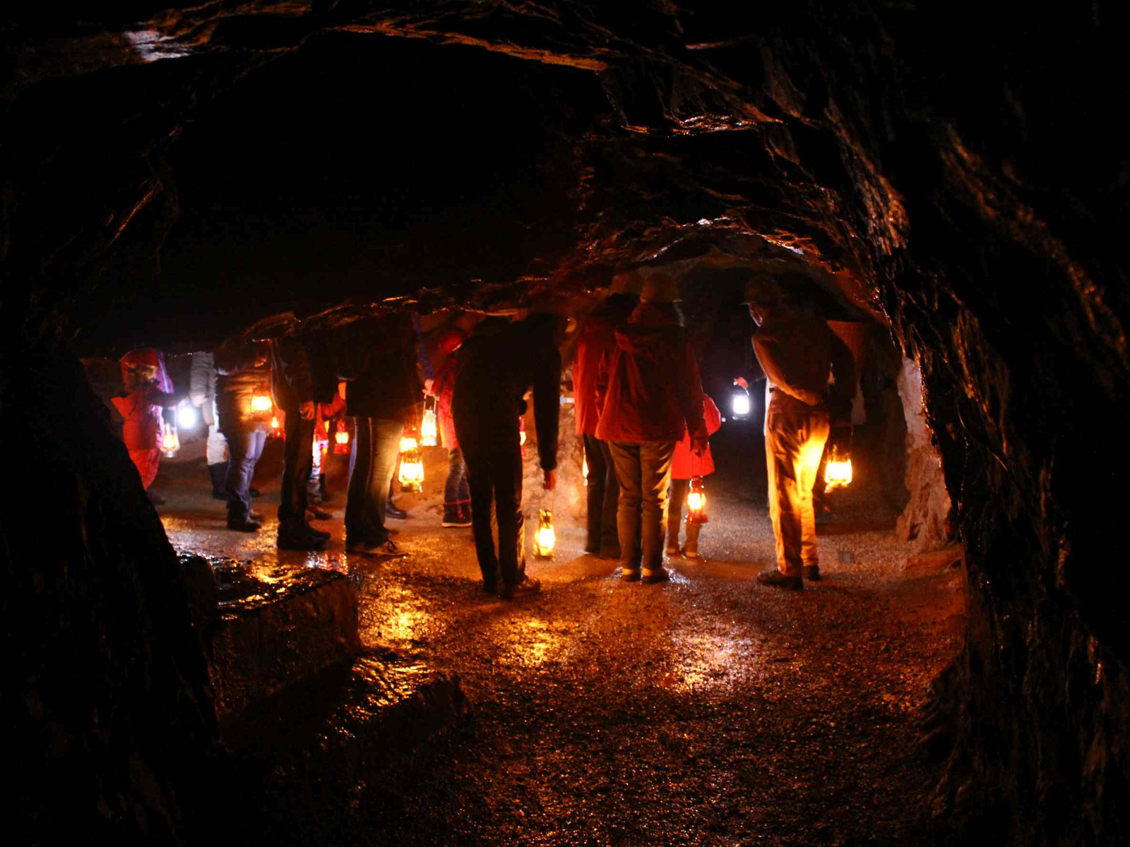 Laternenwanderung im HöhlenErlebnisZentrum