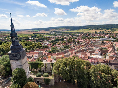 Blick auf den schiefen Turm in Bad Frankenhausen