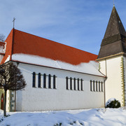Verschneite St-Joseph-Kirche im Ortsteil Liemke in Schloß Holte-Stukenbrock