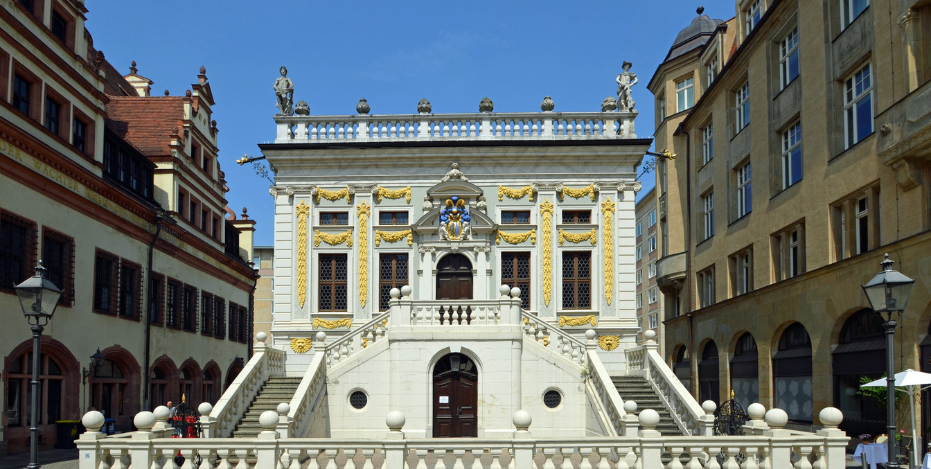 Blick auf das imposante barocke Bauwerk alte Börse, in dem heute auch geheiratet werden kann, Geschichte, Kultur, Sehenswürdigkeiten, Veranstaltungen