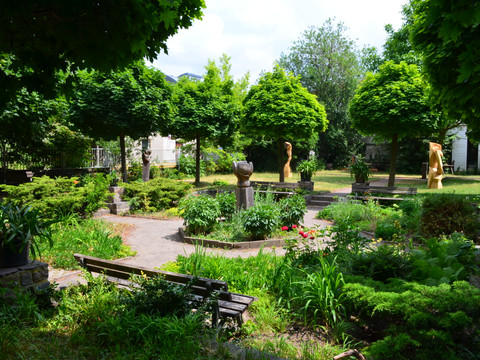 Blick in den grünen Park vom Budde-Haus. Freizeit, Freisitz, Kultur, Gastronomie