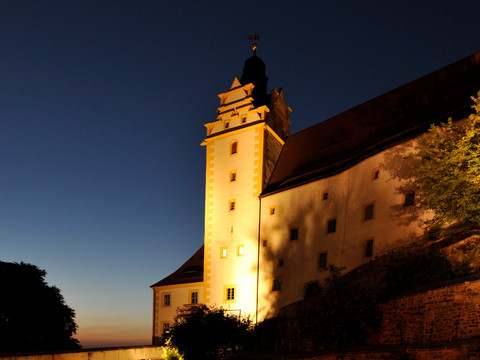Außenansicht des Schloss Colditz bei Nacht, Sehenswürdigkeiten, Kultur