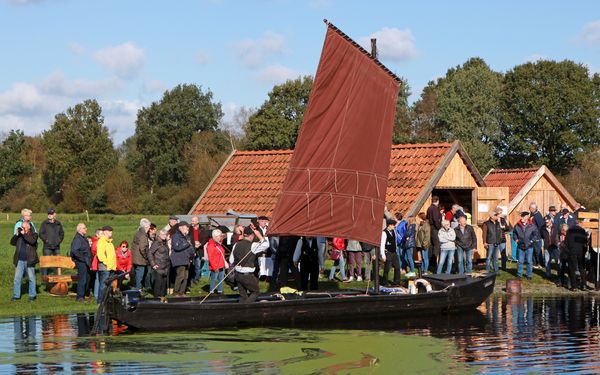 Großer Andrang am Torfschiffhafen an der Kreuzkuhle