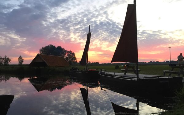 Sonnenuntergang am Torfschiff bei Gnarrenburg