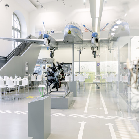 Bestuhlung fuer Veranstaltungen im September 2021 im Verkehrsmuseum in Dresden . Foto: Oliver Killig 