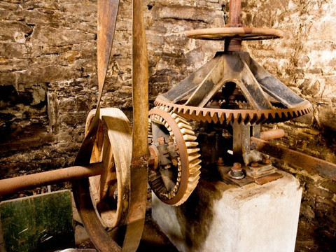 Antriebswelle und das Winkelgetriebe der Nespener Mühle
