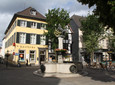 Рыночная площадь со львиным фонтаном в Ратингене
