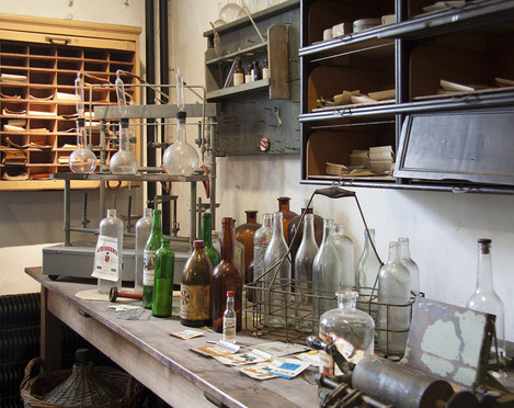 Il laboratorio della distilleria di mais nel Museo Wilhelm Fabry di Hilden