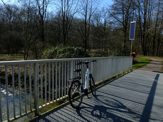 E-Bike am Meschesee.JPG