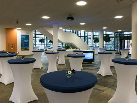 Foyer im Erdgeschoss | LEIPZIGER KUBUS | Eventlocation & Veranstaltungsräume in LeipzigFoyer ground floor | LEIPZIGER KUBUS | Event Venue in Leipzig